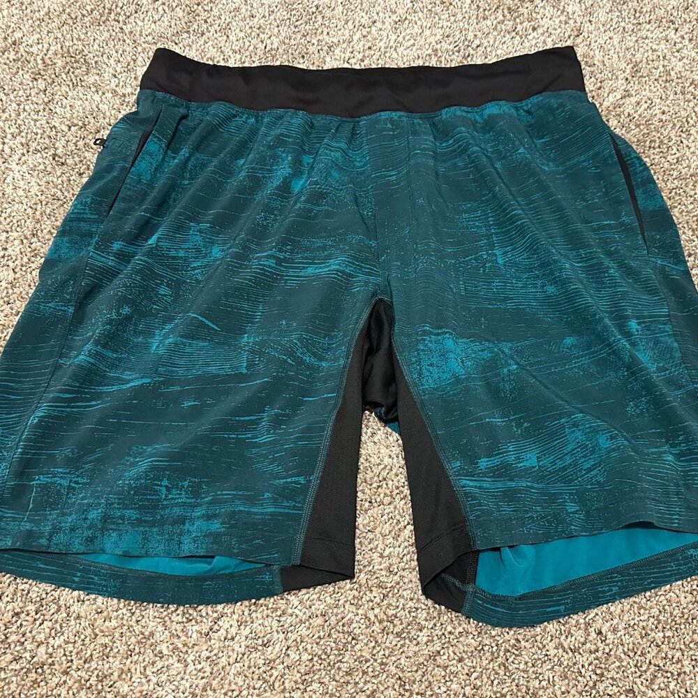 Men's Lululemon 9" Green & Black XL Linerless Gym Shorts Like New